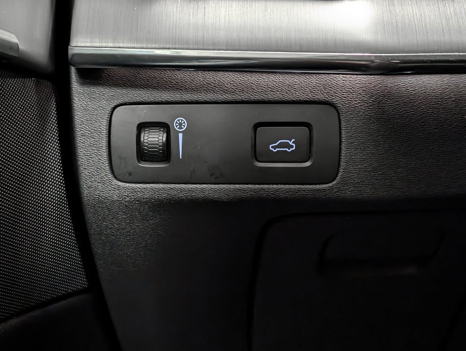 2020 Volvo XC90 T6 AWD Momentum (7-Seat)-21