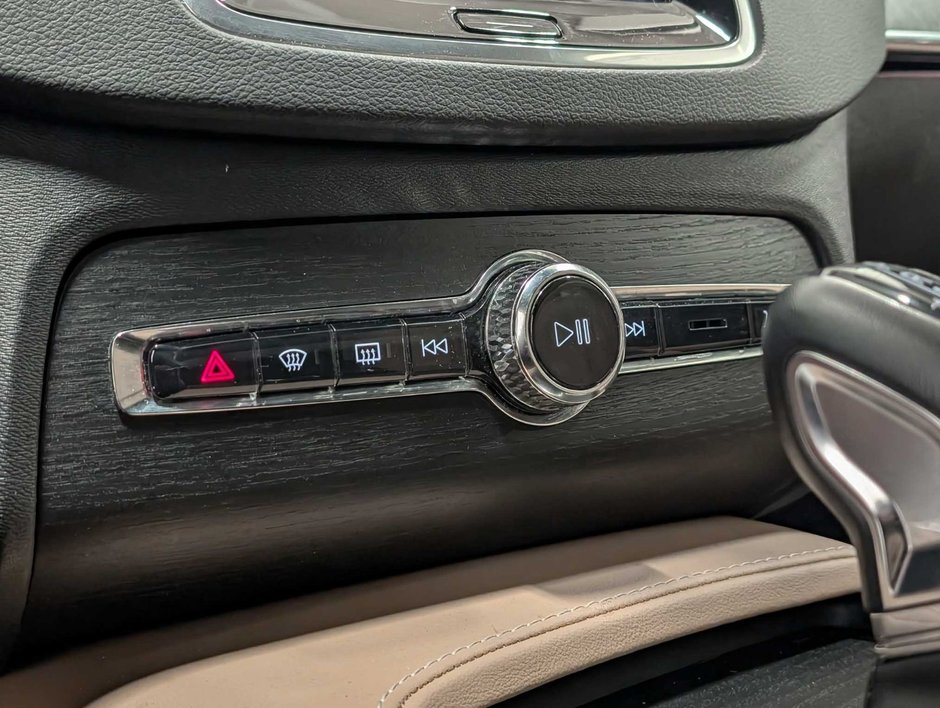 Volvo XC90 T6 AWD Inscription (7-Seat) 2022-16