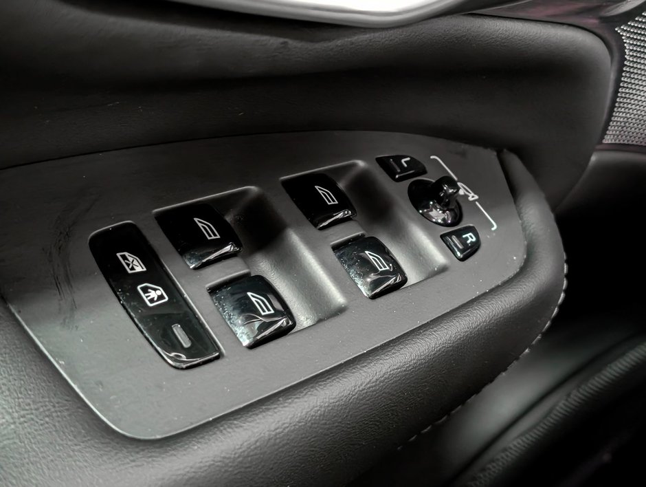 Volvo XC90 B6 AWD Ultimate Bright Theme 7-Seater 2024-20