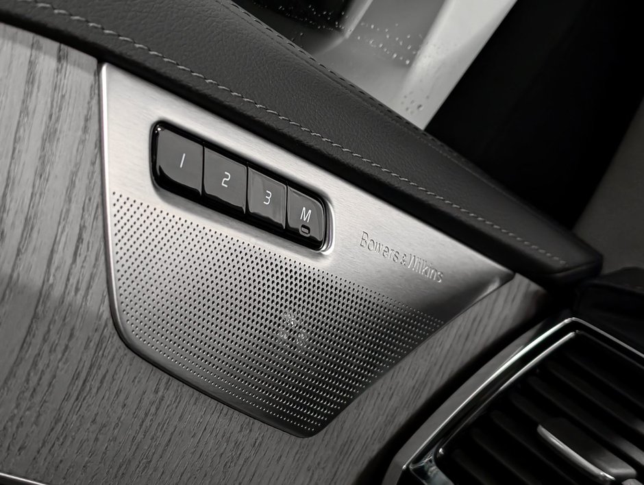 Volvo XC90 B6 AWD Ultimate Bright Theme 7-Seater 2024-21