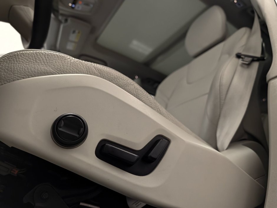 Volvo XC90 B6 AWD Core Bright Theme 7-Seater 2024-8