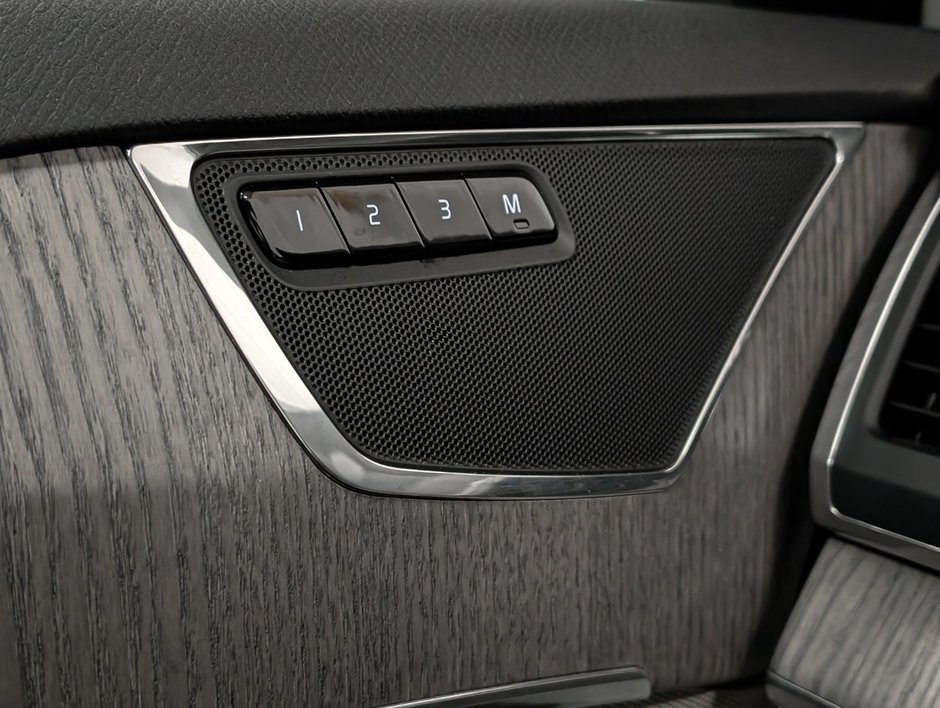 Volvo XC90 B6 AWD Core Bright Theme 7-Seater 2024-21