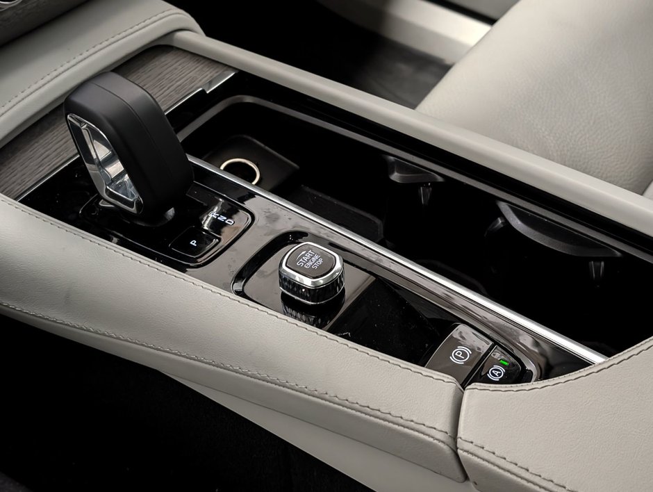 Volvo XC90 B6 AWD Core Bright Theme 7-Seater 2024-16