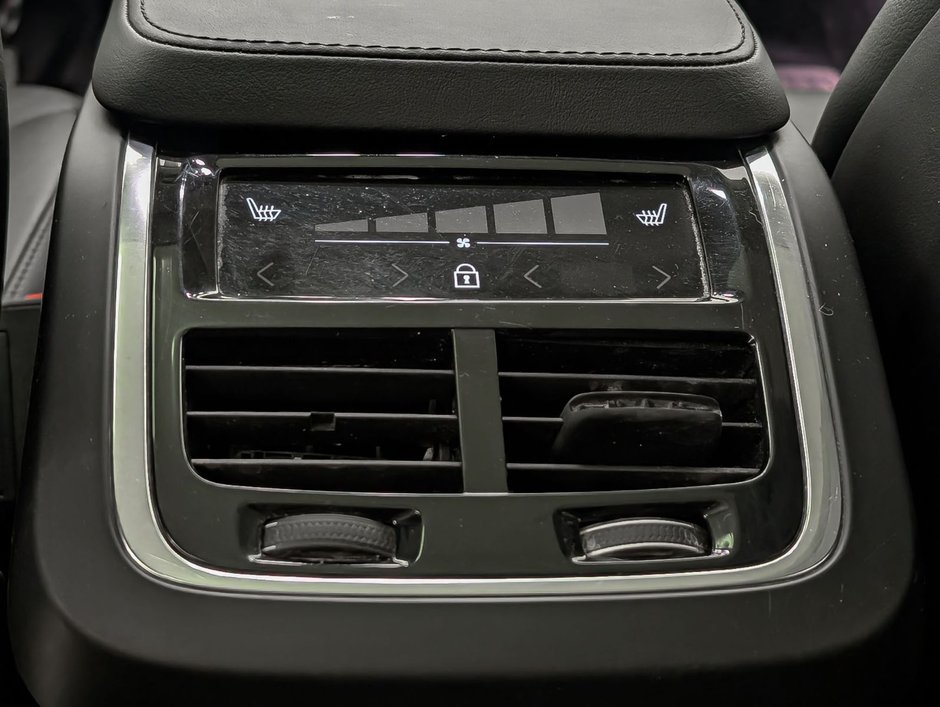 Volvo XC90 B6 AWD Core Bright Theme 7-Seater 2024-11
