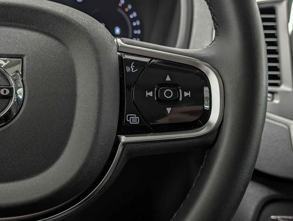 Volvo XC90 B6 AWD Core Bright Theme 7-Seater 2024-19