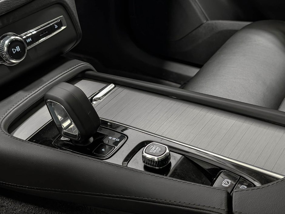 Volvo XC90 B6 AWD Core Bright Theme 7-Seater 2024-17