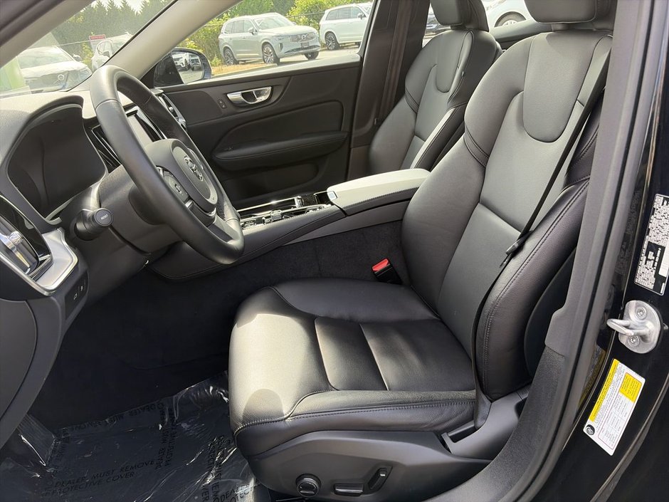2024 Volvo S60 Recharge Core Dark Theme-18