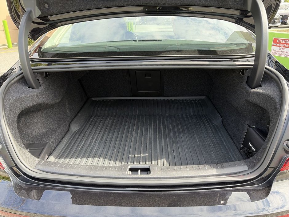 2024 Volvo S60 Recharge Core Dark Theme-30