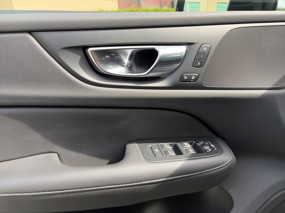 2024 Volvo S60 Recharge Core Dark Theme-20