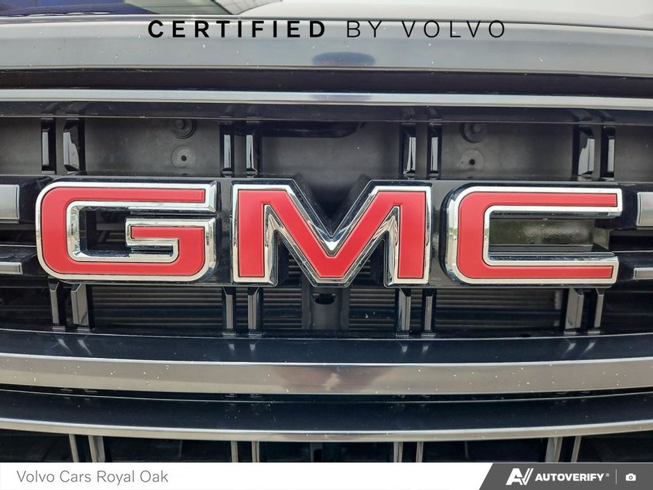 2023 GMC Yukon AT4-8