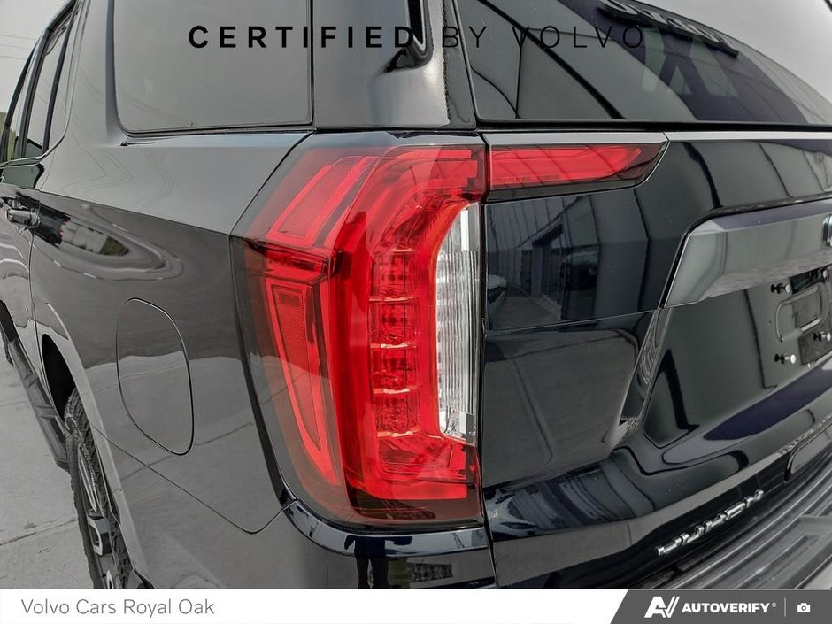 2023 GMC Yukon AT4-10