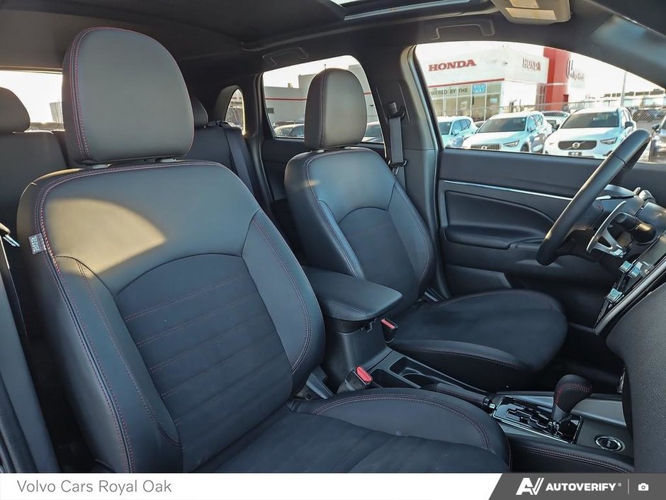 2024 Mitsubishi RVR NOIR-21