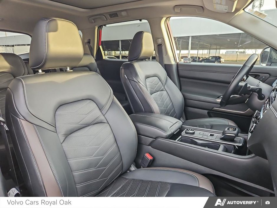 2023 Nissan Pathfinder Platinum-21