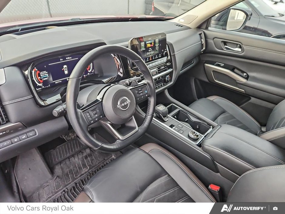 2023 Nissan Pathfinder Platinum-12