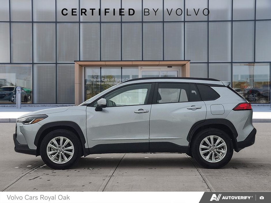 2023 Toyota Corolla Cross LE-2