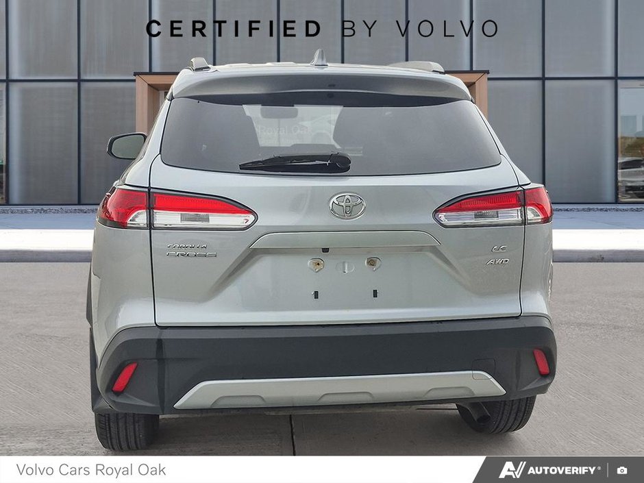 2023 Toyota Corolla Cross LE-4