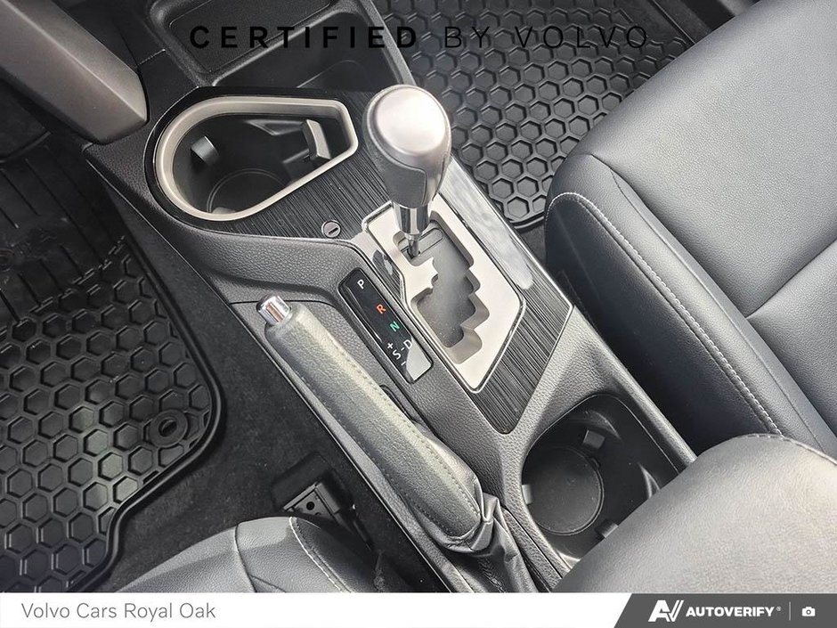 2017 Toyota RAV4 Limited-16