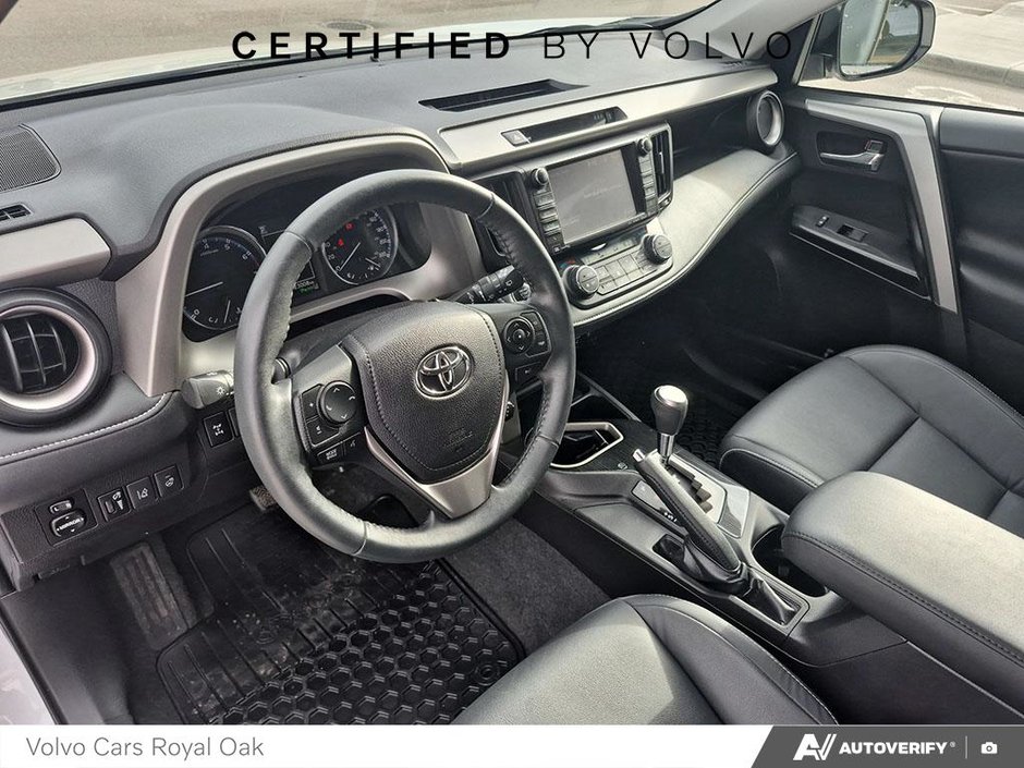 2017 Toyota RAV4 Limited-12