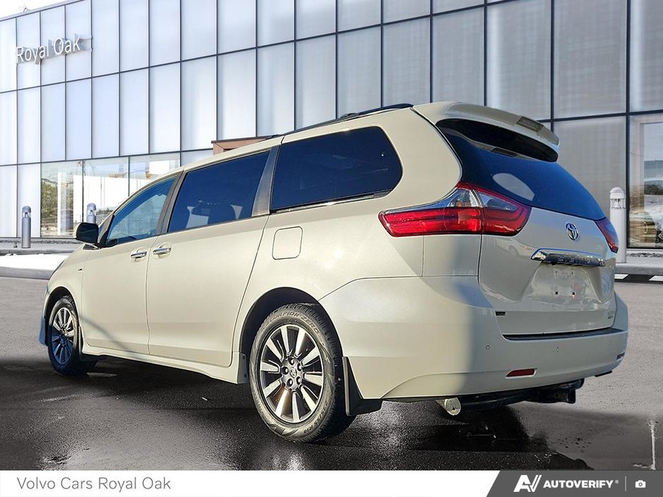 2020 Toyota Sienna XLE-3