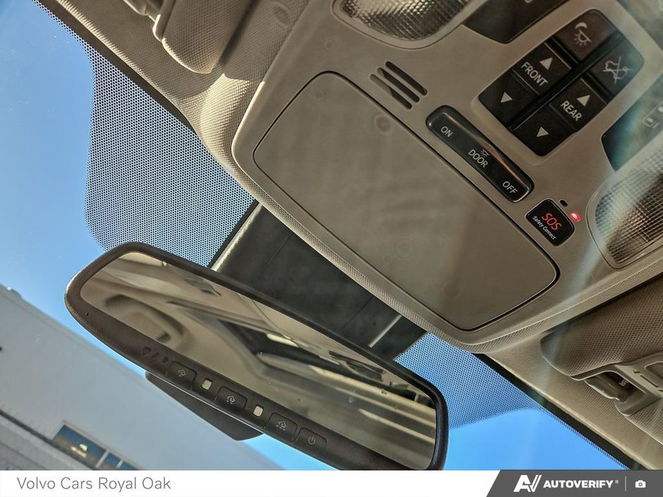 2020 Toyota Sienna XLE-20