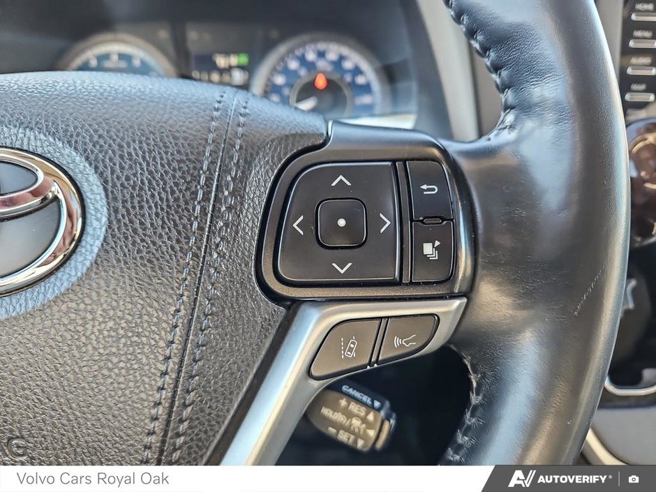 2020 Toyota Sienna XLE-15