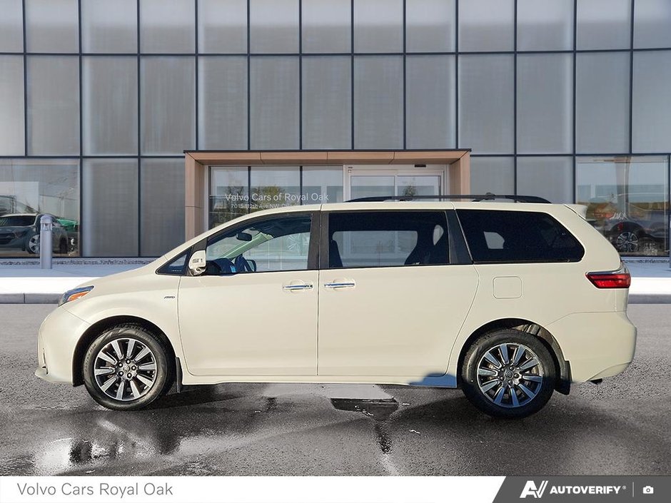 2020 Toyota Sienna XLE-2