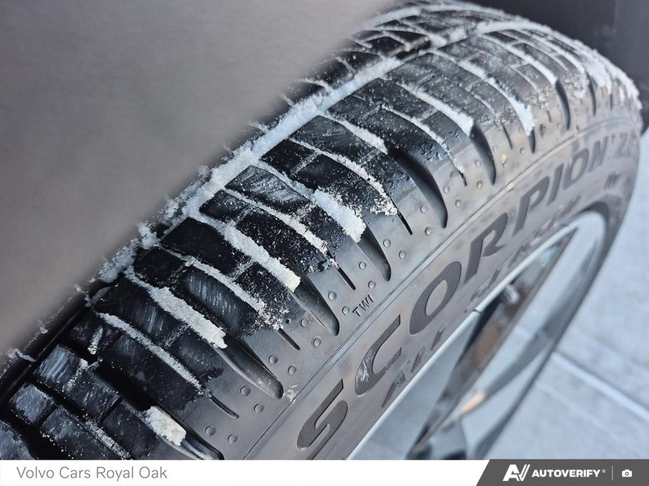 2025 Volvo EC40 Ultra-6