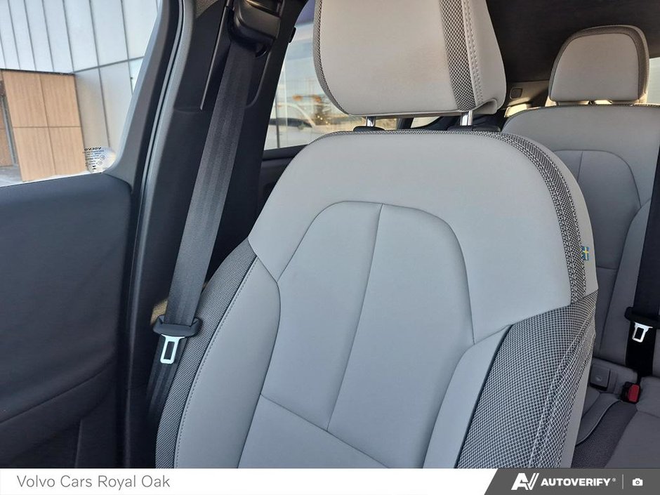 2025 Volvo EC40 Ultra-20