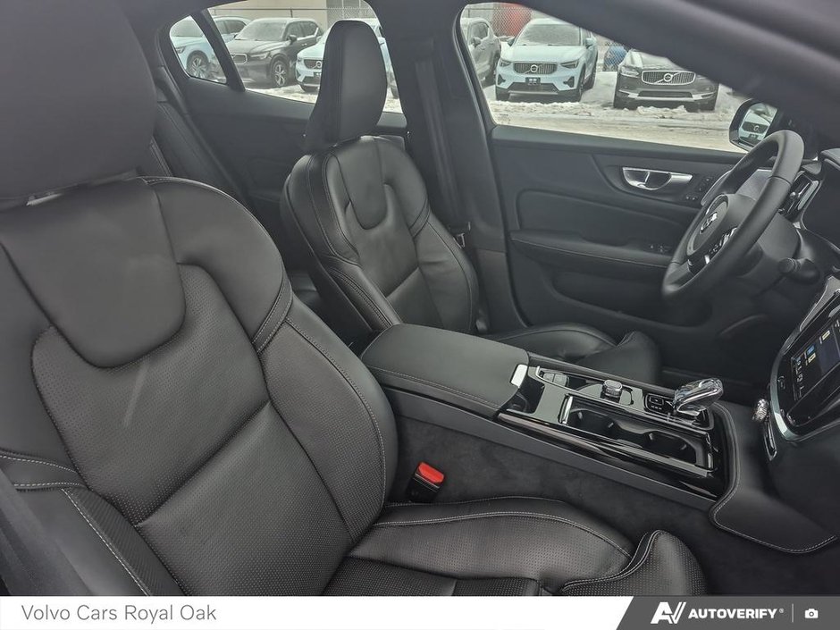 2025 Volvo S60 Plug-In Hybrid Ultra Black Edition-21