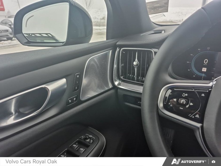 2025 Volvo S60 Plug-In Hybrid Ultra Black Edition-16