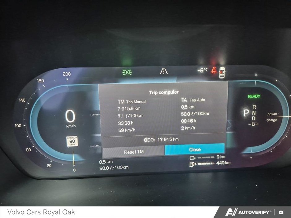 2025 Volvo S60 Plug-In Hybrid Ultra Black Edition-14