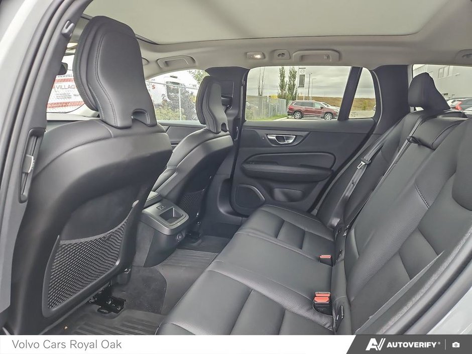 2025 Volvo V60 Cross Country Core-22