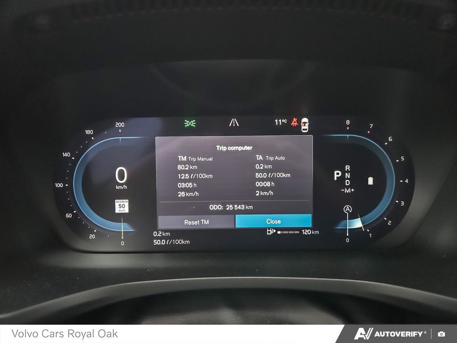 2025 Volvo V60 Cross Country Core-14