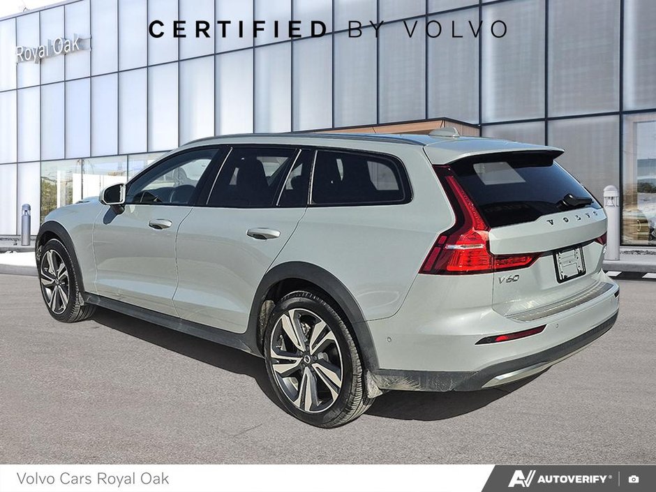 2025 Volvo V60 Cross Country Plus-3