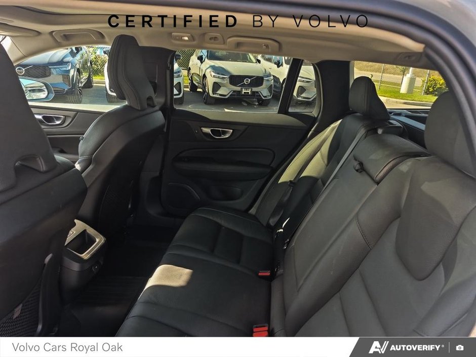 2025 Volvo V60 Cross Country Plus-22