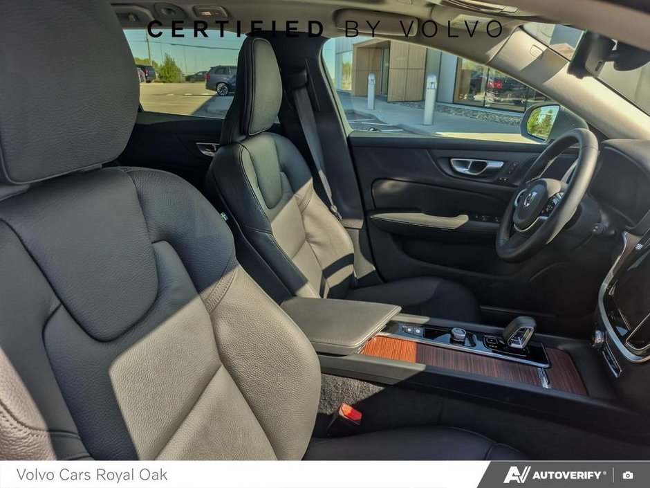 2025 Volvo V60 Cross Country Plus-21