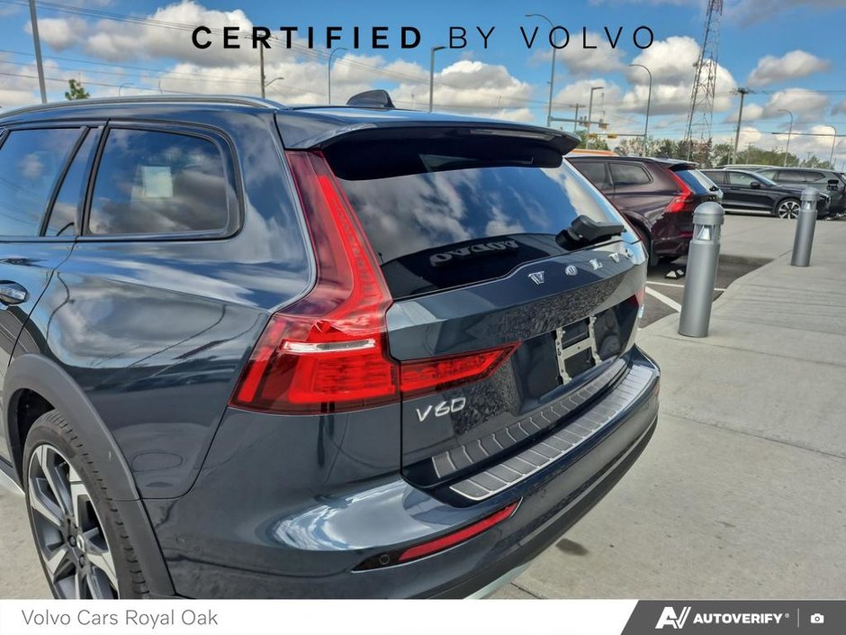 2026 Volvo V60 Cross Country Ultra-10