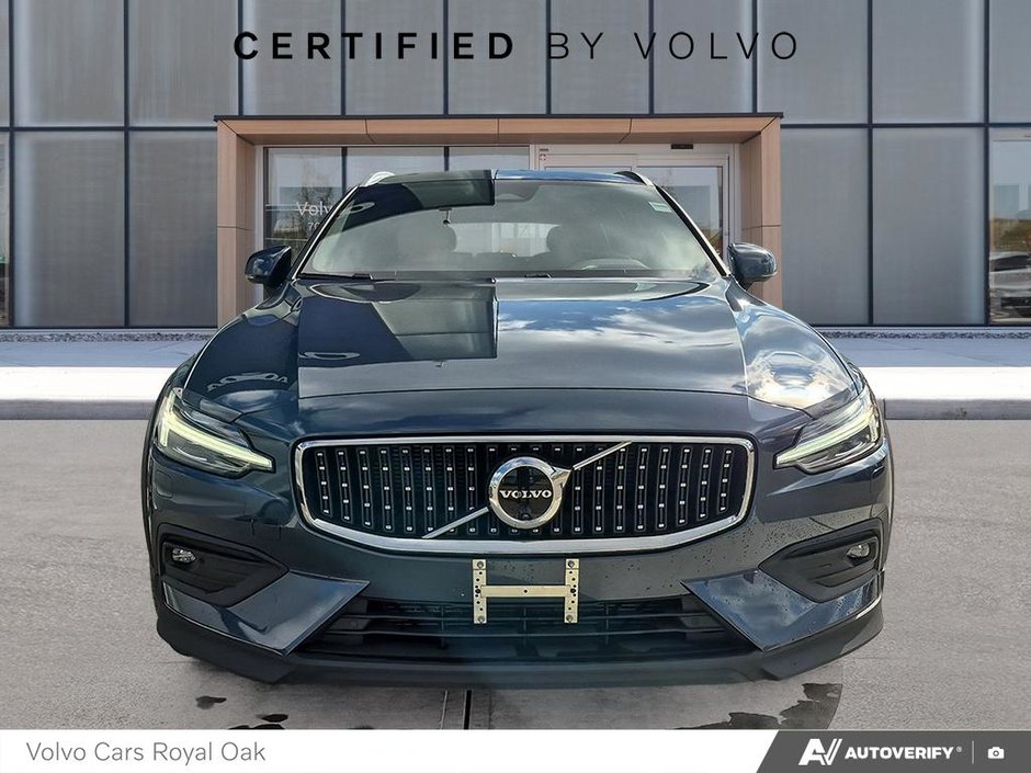 2026 Volvo V60 Cross Country Ultra-1