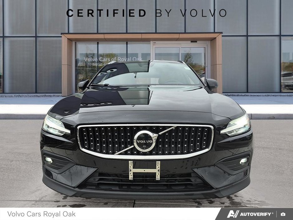 2026 Volvo V60 Cross Country Ultra-1
