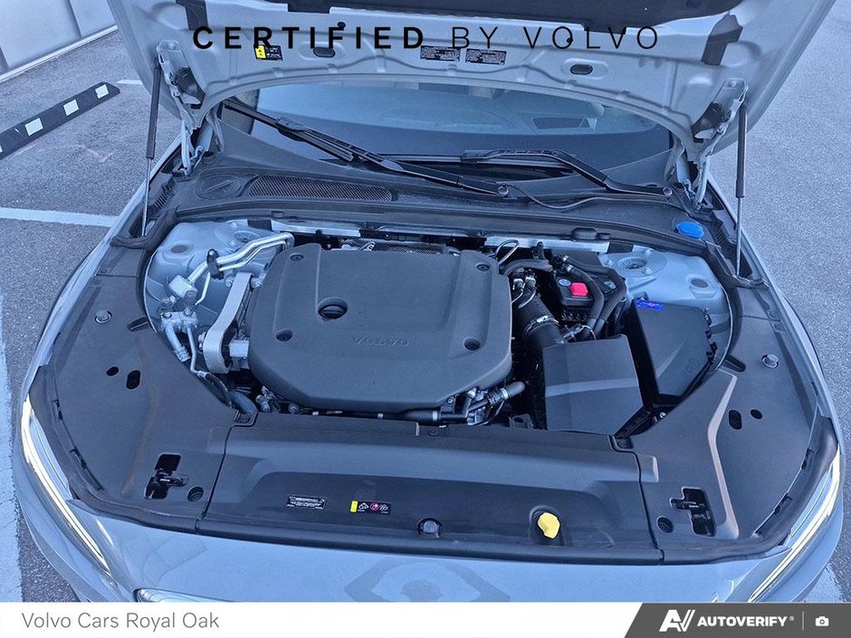 2026 Volvo V90 Cross Country Ultra-9
