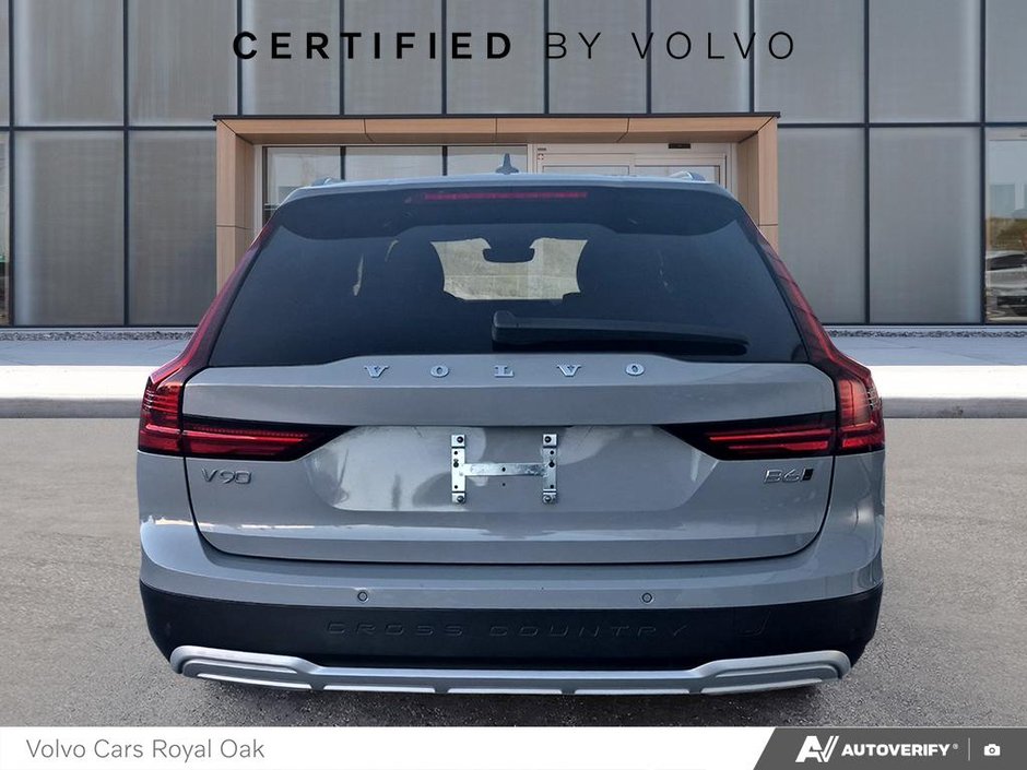 2026 Volvo V90 Cross Country Ultra-4