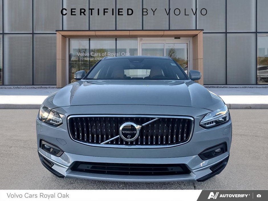 2026 Volvo V90 Cross Country Ultra-1