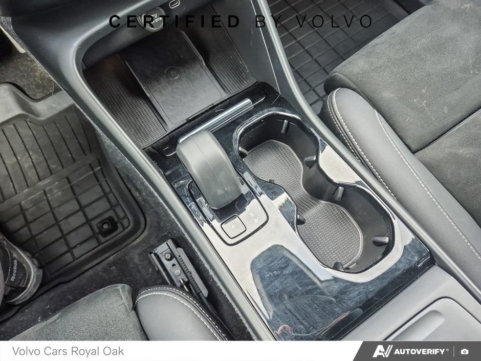 2022 Volvo XC40 Recharge Pure Electric Plus-17