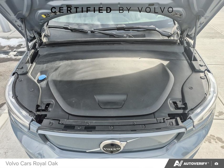 2022 Volvo XC40 Recharge Pure Electric Plus-9