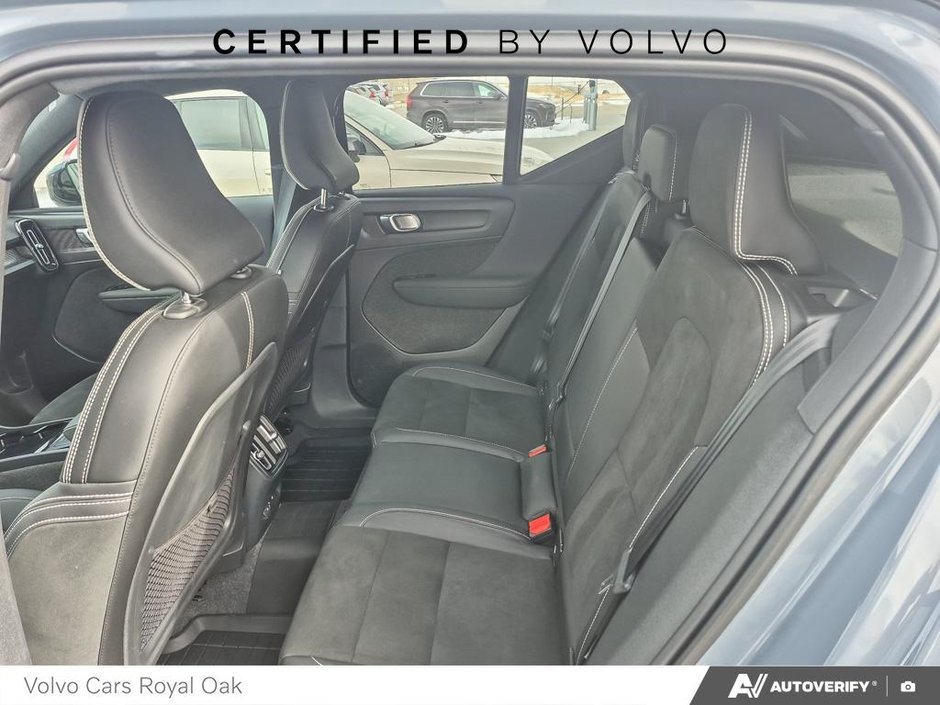 2022 Volvo XC40 Recharge Pure Electric Plus-22