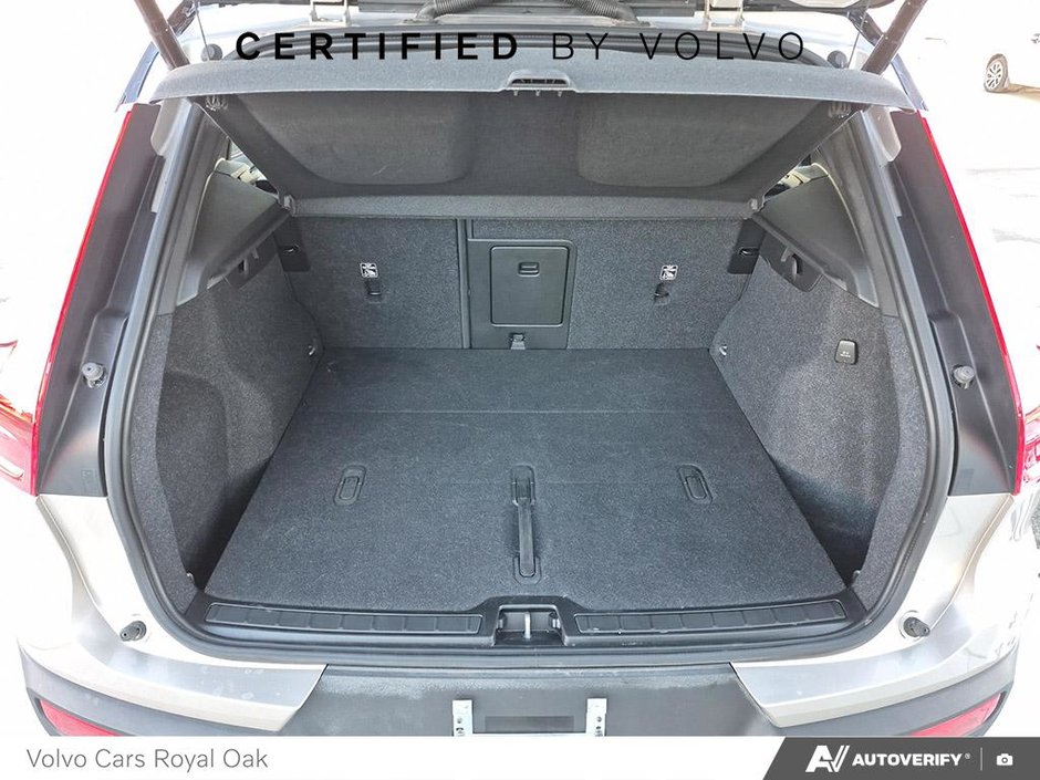 2023 Volvo XC40 Recharge Pure Electric Ultimate-11