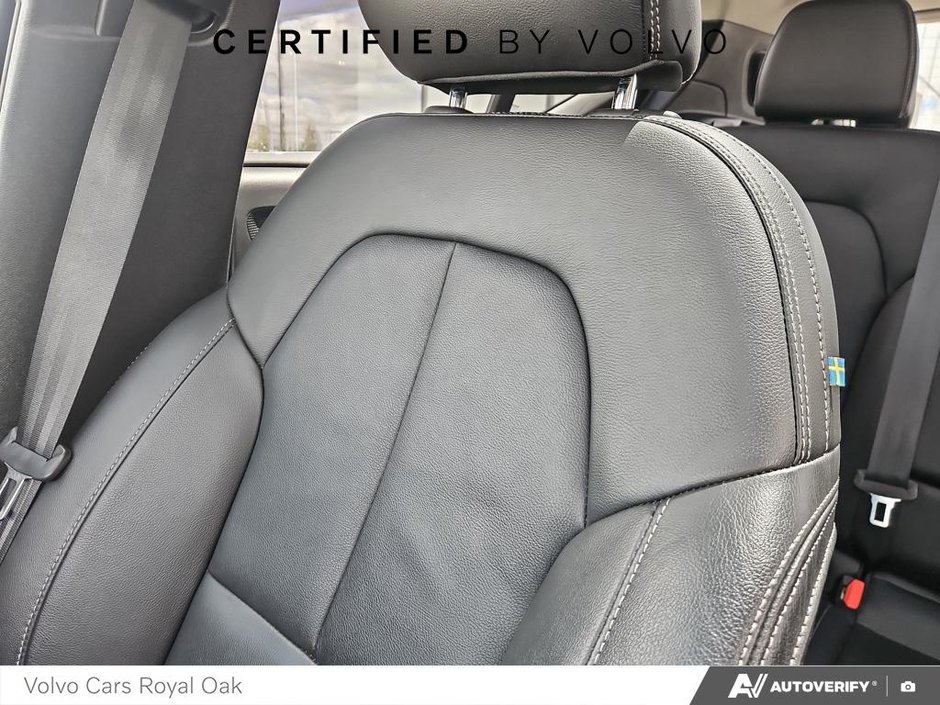 2023 Volvo XC40 Plus Dark Theme-19