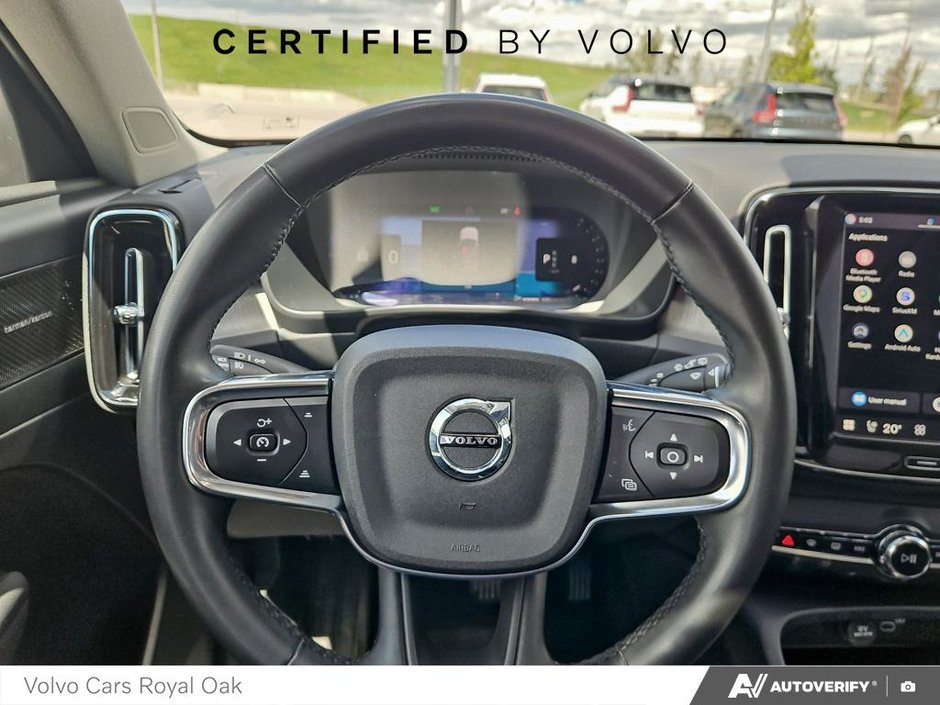 2023 Volvo XC40 Plus Dark Theme-13