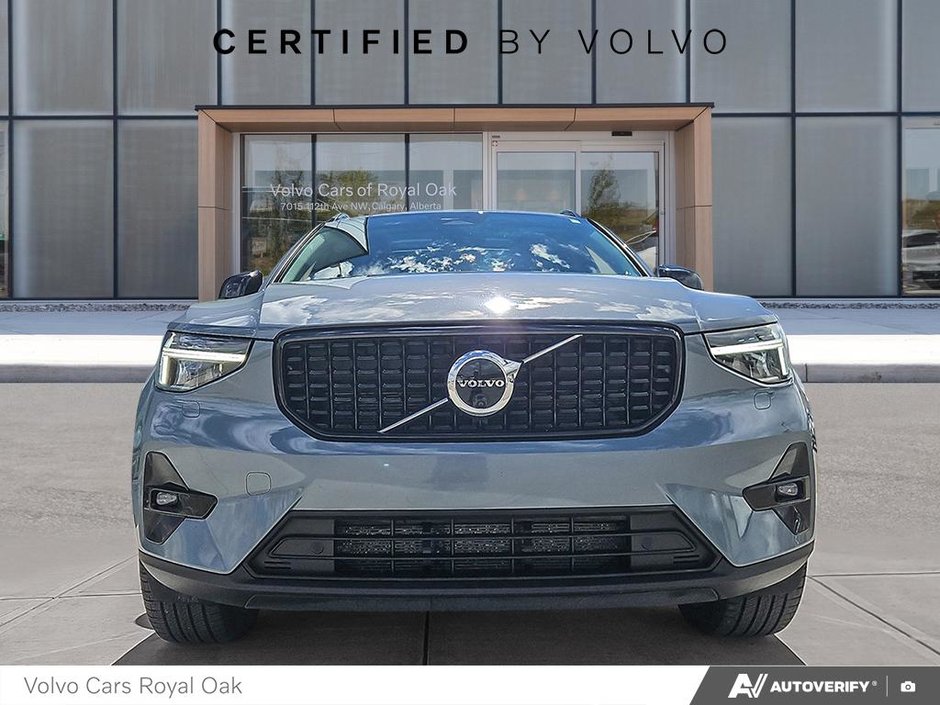 2023 Volvo XC40 Plus Dark Theme-1