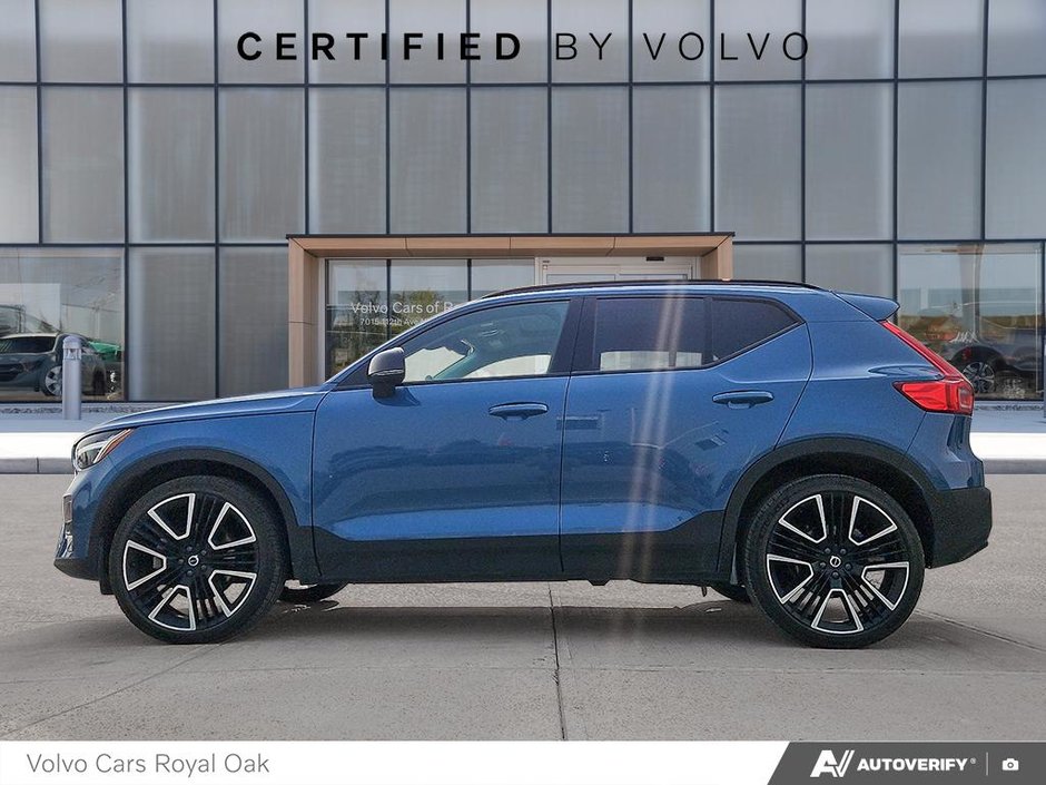 2023 Volvo XC40 Ultimate Dark Theme-2